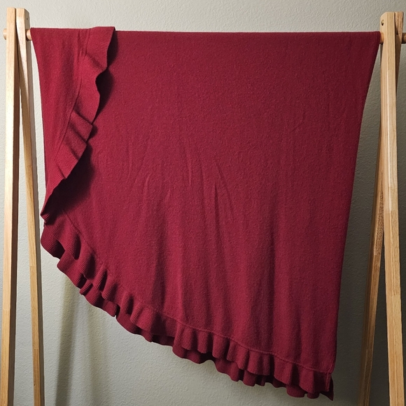 100% Cashmere Portolano Half Circle Shawl with Ruffle Edge - Picture 2 of 3
